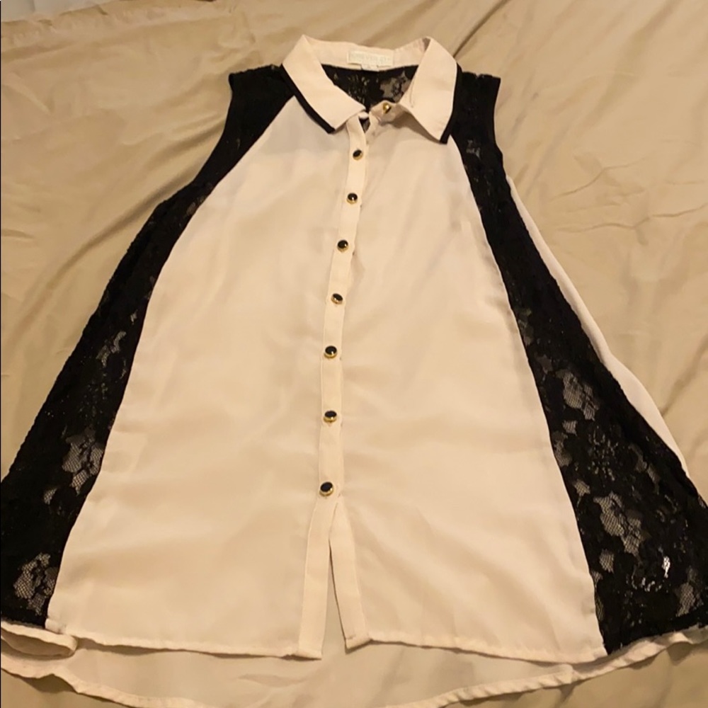 Black and pink sleeveless blouse